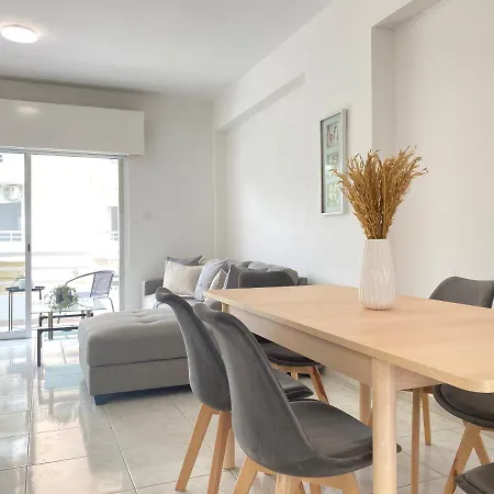 Phaedrus Living Down Town Flat Nestoras 301 Appartamento