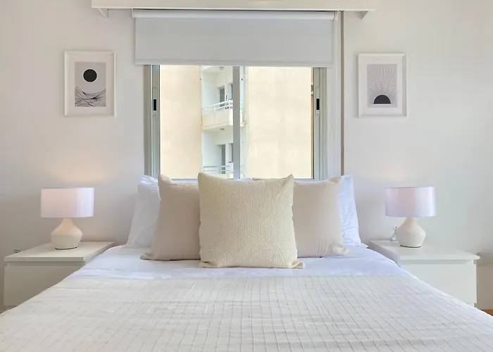 Phaedrus Living Down Town Flat Nestoras 301 Apartmán