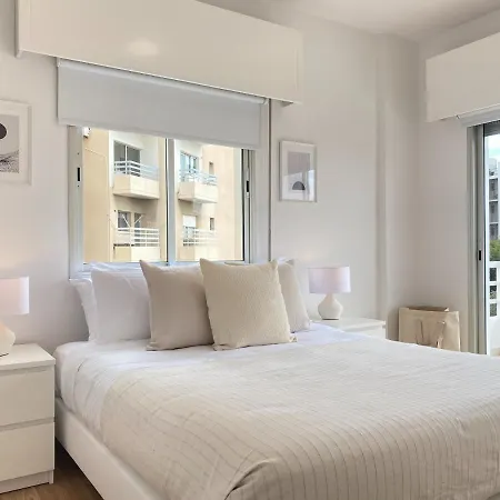 Phaedrus Living Down Town Flat Nestoras 301 Apartment *